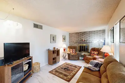 Image de Mtn-View Home w/ Large Yard & Bbq in Sierra Vista!