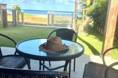 Image de Beautiful beachfront house in Carneiros, Perua Preta beach, 4 suites, sleeps up to 14 people.