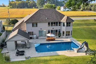 Image de Private Heated Pool + Hot Tub Grand Lake Getaway With Boat Dock Near Bike Path