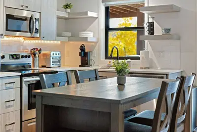 Image de Private 1br Lock-off Minutes to Park City & Deer Valley – Kitchen + Ac