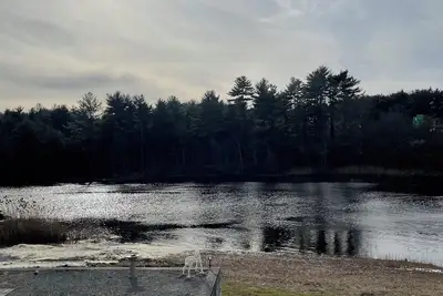 Image de Work, Play, and Stay at this waterfront escape!