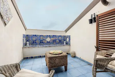 Image de Maison de vacances « Palazzo Principi Di Gregorio » avec vue mer, Wi-Fi et climatisation