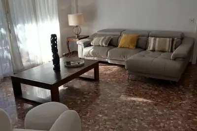 Image de Spacious 3-bedroom apartment with Ac, steps from the beach in charming Jávea.