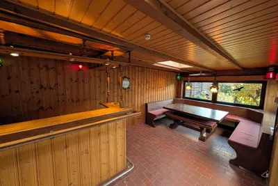 Image de Cozy house with party basement and garden in quiet location near the trade fair!