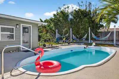 Mini Golf & Pool Home