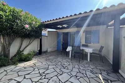 Image de Charmant pavillon climatisé avec extérieur et piscine à 7 min à pieds de la mer