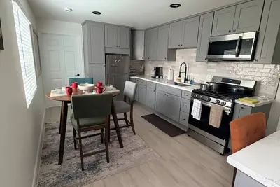 Image de Welcome To The Modern Casita! \n2-bedroom apartment in beautiful Riverside