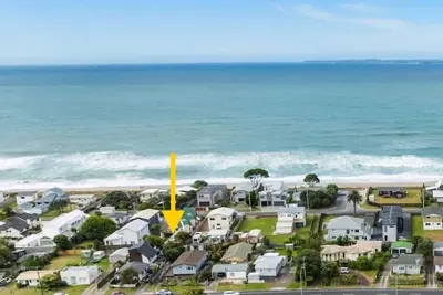 Image de Family friendly cottage with private garden, 1 min walk to the beach