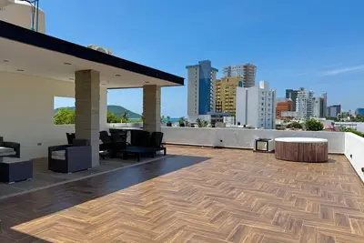 Image de Apartment Steps from the Beach and Golden Zone