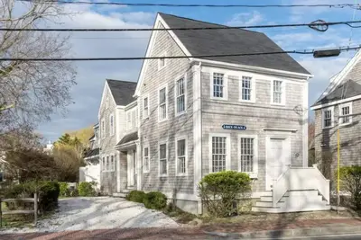 Image de 4br Home in Town with Water Views!