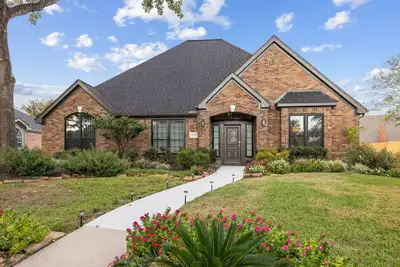 Image de Stunning Luxury Getaway W/ Pool & King Suite!