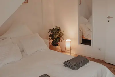 Image de Cosy apartment with stream view - central, close to Whu