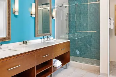 Image de DragonCon 2026 • Margaritaville Atlanta • 1br Deluxe • Walk to Marriott/Hyatt