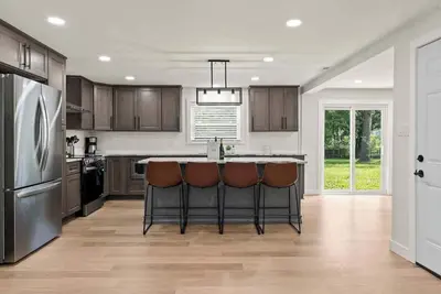 Off Leash Oasis: Fire Pit, Backyard & Pets Welcome!