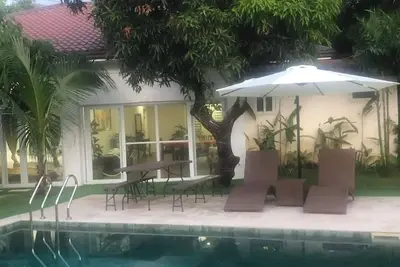 Image de 4-bedroom house in lovely Santa Maria with swimming pool, spacious for family.