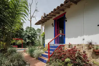 Image de Cabaña con jacuzzi en el corazón del Quindío