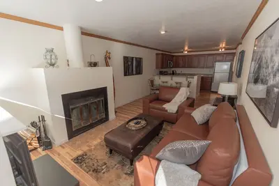 Image de Condo confortable d'une chambre près de la ligne de bus à East Vail.