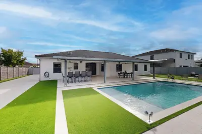 Image de Outdoor Oasis! Group-Friendly Miami Getaway
