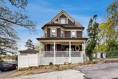 Image de 3 Mi to Franklin Park Zoo! Bright Residential Stay