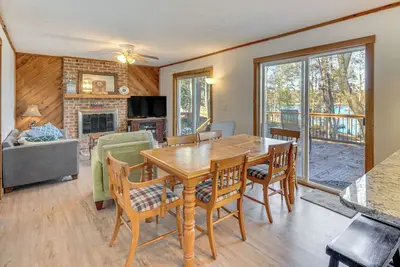 Image de Private Lakefront Home w/ Views & Dock in Hartwell