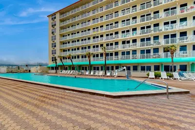 Image de Oceanfront Studio w/ Balcony, Pool & Hot Tub Access