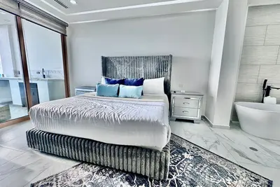 Image de Esmeralda Beach Resort 3 Bedrooms Condo C 1103