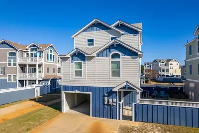 Image de Rhapsody in Blue: Oceanside, Hot Tub, Foosball Table, Community Amenities