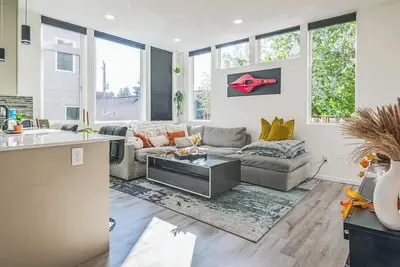 Image de Modern Luxury Townhome+Rooftop Deck