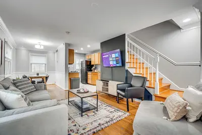 Image de Spacious Home-Private Basement Suite & 2 Kitchens