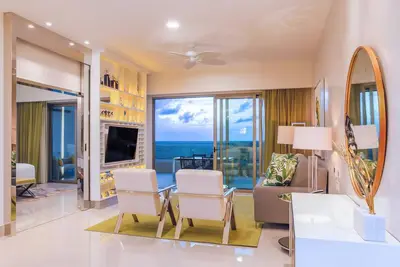 Image de Sit back and relax - Beautiful 2-bedroom suite with great amenities