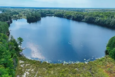 Image de Lakefront Muskoka Cottage with Fire Pit and Bbq