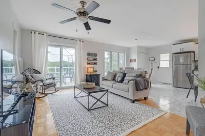 Image de Stylish 2br by Ottawa River