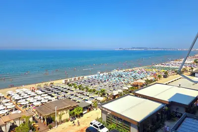 Image de Beachfront & Sea View Apartment 101, Durres, Albania