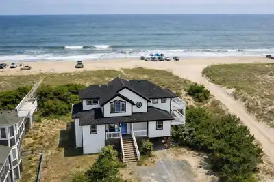 Image de Ocean front oasis full remodel hot tub heated pool Wild horses 8 bed 8 bath