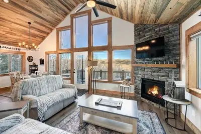 Image de Stellar Jay Cabin - Beautiful valley views!