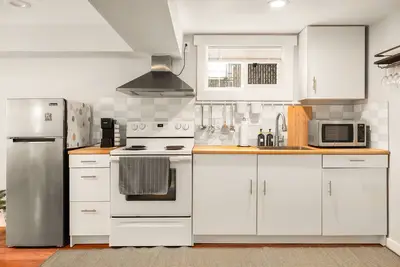 Image de Spacious 2br Home, Backyard Parking & Uw