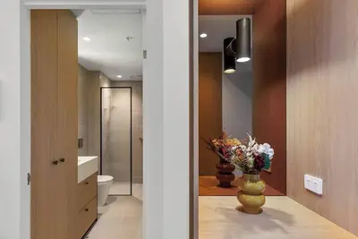 Image de Iconic Queensbridge New Designer Living