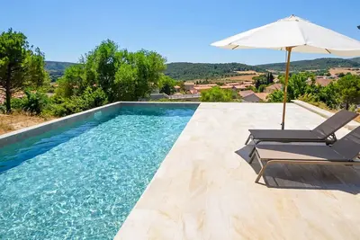 Image de Villa avec piscine privée