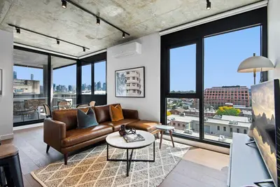 Image de Appartement exécutif de 2 chambres avec vue, salle de sport et spa