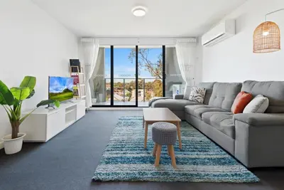 Image de Appartement exécutif et spacieux avec balcon