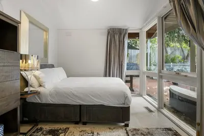 Image de Havre de paix de 5 chambres avec piscine à quelques minutes des plages