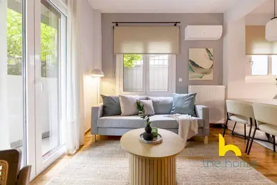 Image de Sun-Splashed Sanctum w/ Green Patio, Acropolis