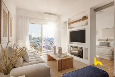 Image de Marina View Haven: King Beds & Cosy Fireplace!