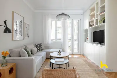 Image de Enchanted Haven: Whimsical Elegance & Modern Bliss