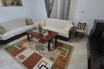 Image de Lakeside View • Private Garden • Bbq Area • Balcony • One Bedroom