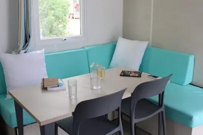 Image de Mobil-home pour 8 avec terrasse à Villecroze