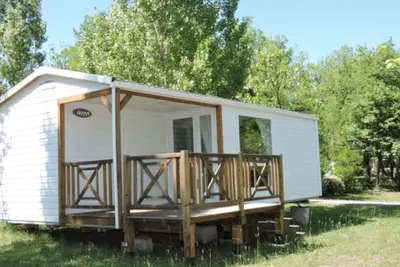 Image de Mobil-home avec terrasse pour 4 personnes à Neffes
