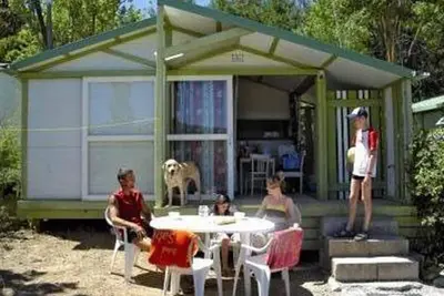 Image de Chalet cosy avec terrasse pour 5 personnes à Villecroze