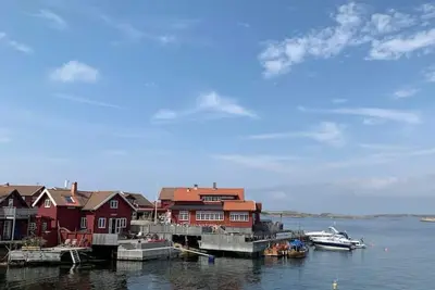 Boathouse with own jetty.