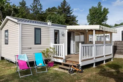 Image de Mobil home confortable avec terrasse à Saint-Hilaire-de-Riez